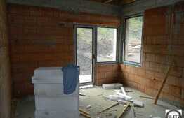 Casa de vanzare, zona Campului, 138 mp, plus 500 mp gradina. Semifinisat!