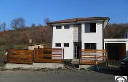 Casa de vanzare, zona Campului, 138 mp, plus 500 mp gradina. Semifinisat!