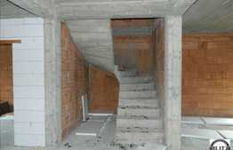 Casa de vanzare, zona Campului, 138 mp, plus 500 mp gradina. Semifinisat!