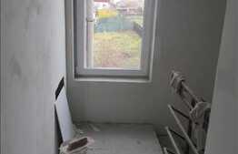 Casa insiruita de vanzare, 118 mp, teren de 203 mp si front la strada de 12 ml!