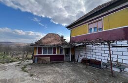 Casa renovabila de vanzare cu teren de 2100 mp 