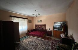 Casa renovabila de vanzare cu teren de 2100 mp 