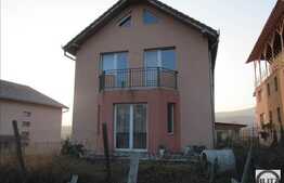 Casa de vanzare, 152 mp, cu teren de 600 mp si front la strada de 18 ml!