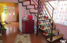 Casa de vanzare, 117 mp, cu teren de 350 mp si front de 34 ml, zona Iris!