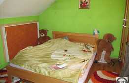 Casa de vanzare, 117 mp, cu teren de 350 mp si front de 34 ml, zona Iris!