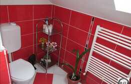 Casa de vanzare, 117 mp, cu teren de 350 mp si front de 34 ml, zona Iris!