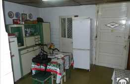 Casa de vanzare, 90 mp, cu teren de 540 mp si front de 19 ml, zona Intre Lacuri!