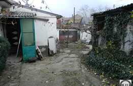 Casa de vanzare, 90 mp, cu teren de 540 mp si front de 19 ml, zona Intre Lacuri!