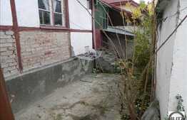 Casa de vanzare, 90 mp, cu teren de 540 mp si front de 19 ml, zona Intre Lacuri!