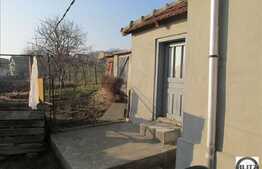 Casa de vanzare, 70 mp, 1290 mp de teren, zona Viile Nadasel!