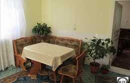 Casa de vanzare, 70 mp, 1290 mp de teren, zona Viile Nadasel!