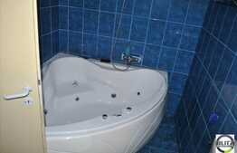 Casa cu calcan, 80 mp, suprafata teren 160 mp, front 8 ml, zona stadionului CFR