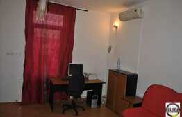 Casa cu calcan, 80 mp, suprafata teren 160 mp, front 8 ml, zona stadionului CFR