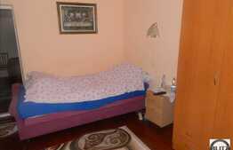 Casa de vanzare, 46 mp, cu teren de 140 mp, zona strazii Fabricii!