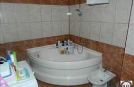 Vanzare casa 12 camere, 300 mp, teren 600 mp, gradina amenajata, zona Baumax!