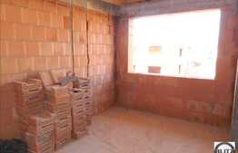 Vanzare parte de duplex, 107 mp utili, cu teren 250 mp, front 11 ml, semifinisat