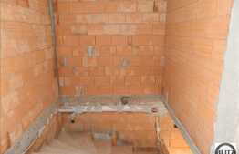 Vanzare parte de duplex, 107 mp utili, cu teren 250 mp, front 11 ml, semifinisat