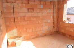 Vanzare parte de duplex, 107 mp utili, cu teren 250 mp, front 11 ml, semifinisat