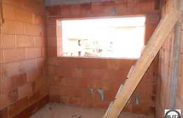 Vanzare parte de duplex, 107 mp utili, cu teren 250 mp, front 11 ml, semifinisat