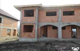 Vanzare parte de duplex, 107 mp utili, cu teren 250 mp, front 11 ml, semifinisat