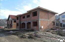 Vanzare parte de duplex, 107 mp utili, cu teren 250 mp, front 11 ml, semifinisat