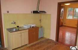 Casa individuala, 60 mp utili, teren de 820 mp si front la 2 strazi