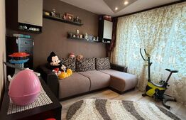 Apartament 2 camere, decomandat, boxa, etaj intermediar