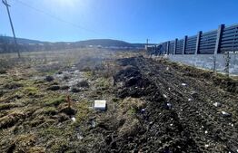 Teren construibil -556 mp situat in Chinteni in  zonă de case, front 16ml