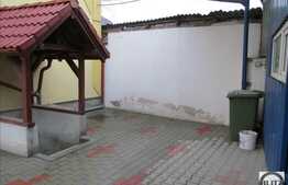 Casa de vanzare, 120 mp, teren de 600 mp si front la strada de 30 ml, garaj!