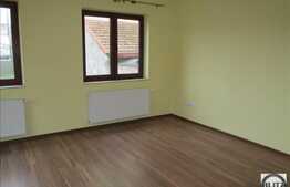 Casa de vanzare, 120 mp, teren de 600 mp si front la strada de 30 ml, garaj!