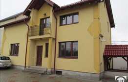 Casa de vanzare, 120 mp, teren de 600 mp si front la strada de 30 ml, garaj!