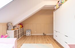 Apartament 3 camere de vanzare Bună Ziua str. Costache Negri Parcare