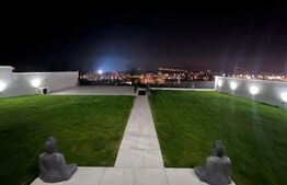 Casa individuala cu 4 camere, 500 mp de teren, garaj de 60 mp, zona Vivo