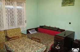 Casa de vanzare, 3 camere, 160 mp utili, 813 mp teren, zona de case!