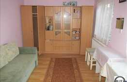 Casa de vanzare, 3 camere, 160 mp utili, 813 mp teren, zona de case!