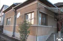 Casa de vanzare, 101 mp, cu teren aferent de 900 mp si front la strada de 20 ml!