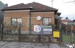 Casa de vanzare, 101 mp, cu teren aferent de 900 mp si front la strada de 20 ml!