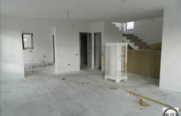 Casa de vanzare, 207 mp, cu teren de 705 mp, zona Exterior Sud!