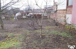 Casa de vanzare, 80 mp utili, teren 860 mp, zona linistita de case