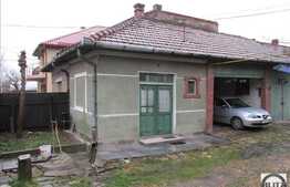 Casa de vanzare, 80 mp utili, teren 860 mp, zona linistita de case