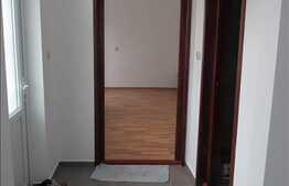 Casa de vanzare 45 mp utili, cu teren de 118 mp, zona centrala!