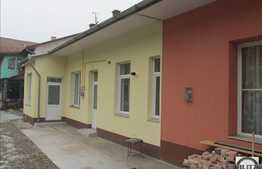 Casa de vanzare 45 mp utili, cu teren de 118 mp, zona centrala!