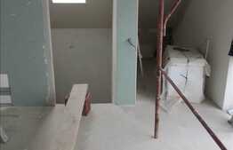 De vanzare casa insiruita, 135 mp, gradina 140 mp, semifinisata, zona Europa !