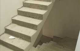 De vanzare casa insiruita, 135 mp, gradina 140 mp, semifinisata, zona Europa !