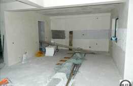 Vanzare casa 5 camere, 160 mp, 500 mp teren, front la 2 strazi, zona de case!