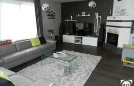 Casa moderna, 385 mp utili, teren 900 mp, imobil nou, zona linistita de case!