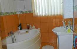 Casa 5 camere, 130 mp, teren 500 mp, 2 fronturi stradale 46 ml, zona linista!