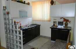 Casa 5 camere, 130 mp, teren 500 mp, 2 fronturi stradale 46 ml, zona linista!