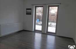 De vanzare asa cu 3 camere, 78 mp, teren 300 mp, front 15 ml, zona linistita!