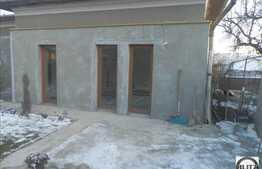 De vanzare asa cu 3 camere, 78 mp, teren 300 mp, front 15 ml, zona linistita!